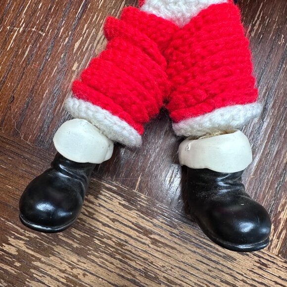 Vintage 60s/70s Santa Claus Crochet Doll Figure With Plastic Face & Boots - Picture 8 of 8